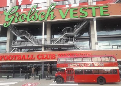 Onze Engelse dubbeldekker bus bij FC Twente in Enschede